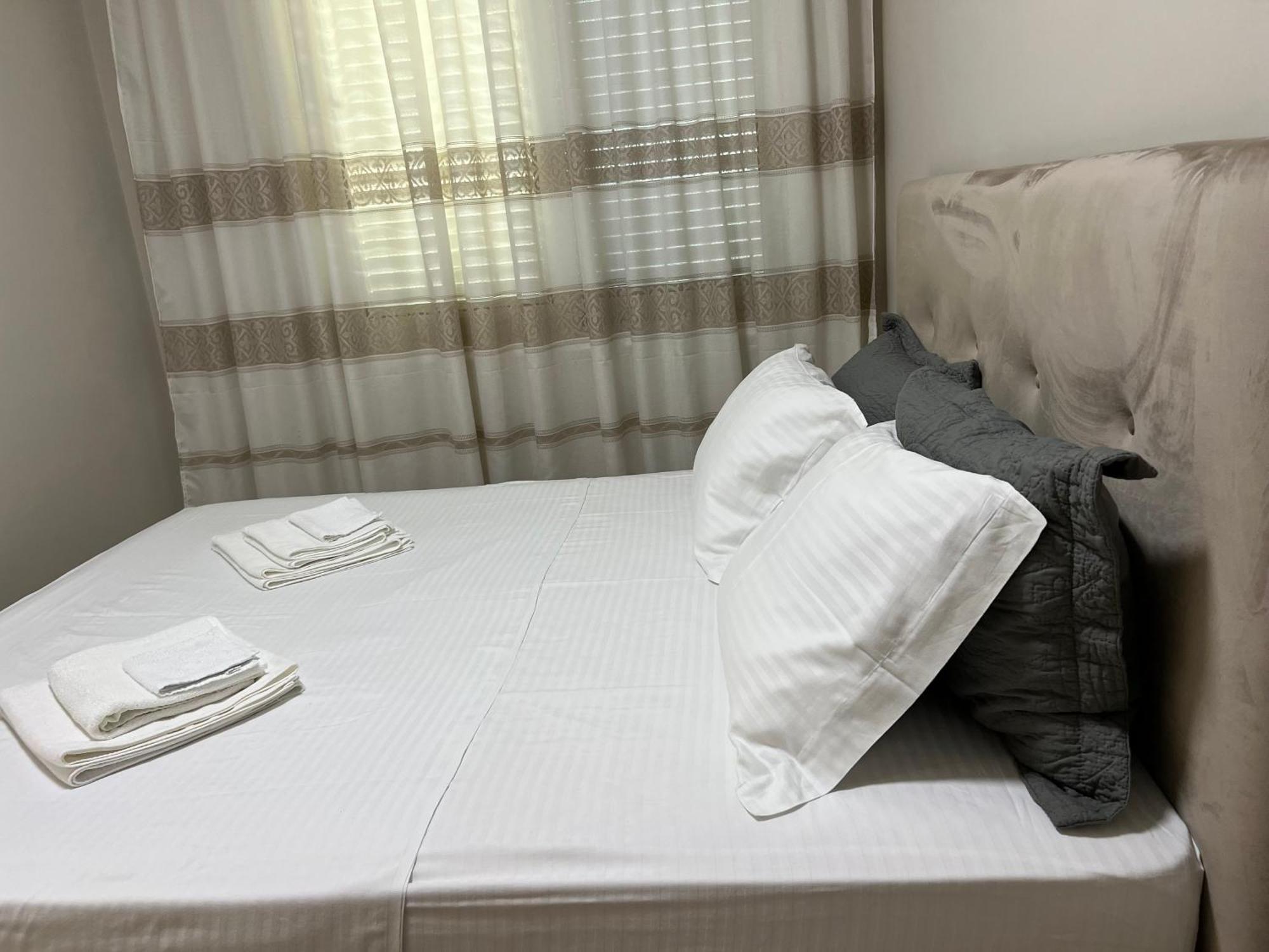 Center View Luxury Apartment Tiranë Eksteriør bilde