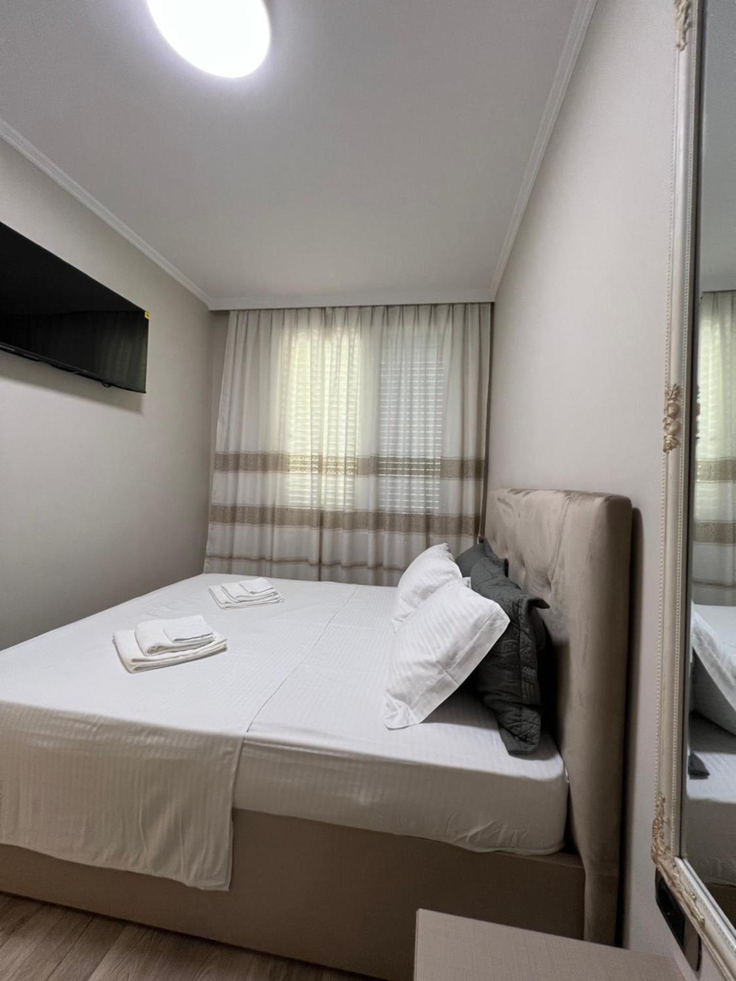 Center View Luxury Apartment Tiranë Eksteriør bilde