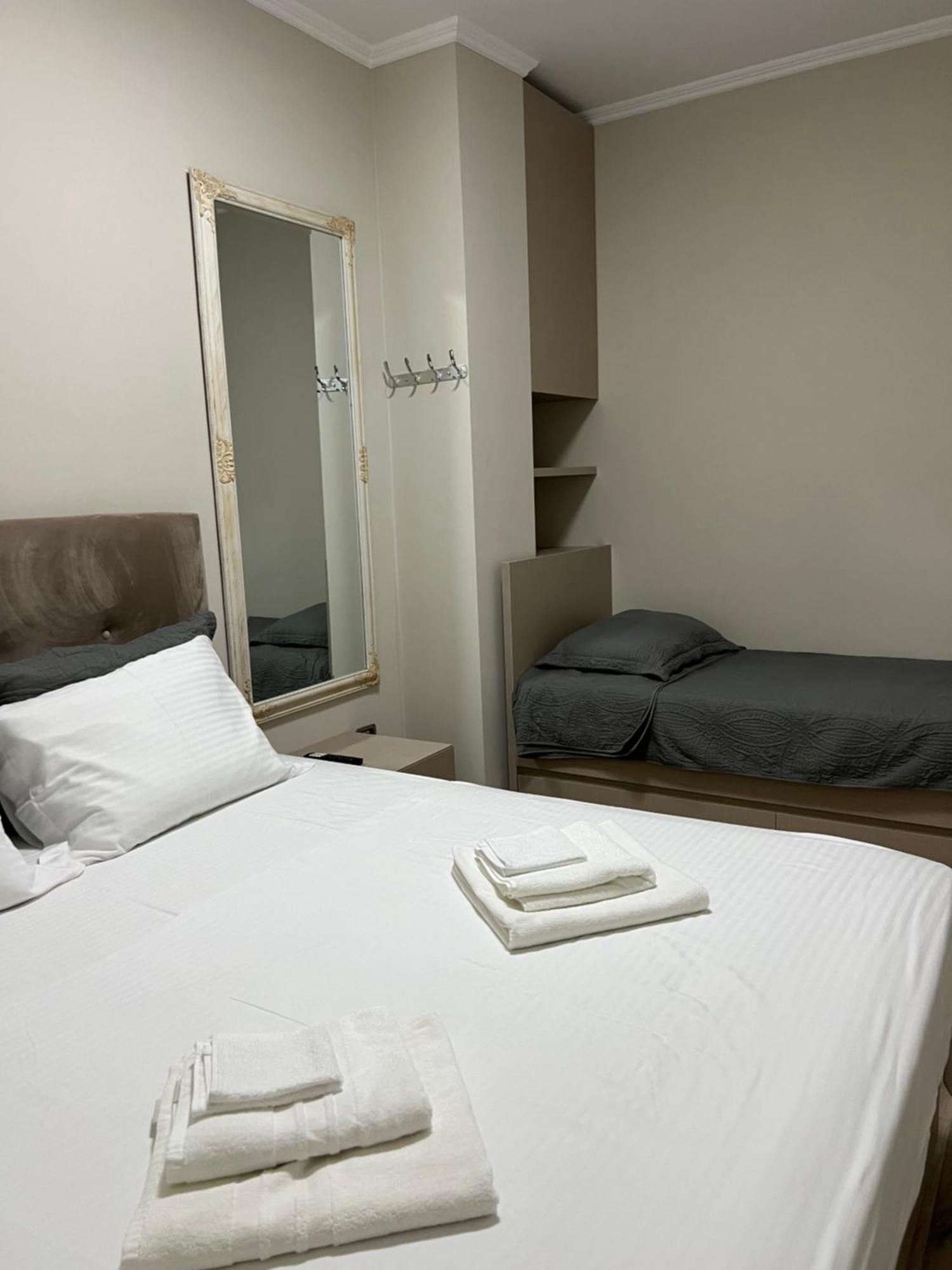 Center View Luxury Apartment Tiranë Eksteriør bilde