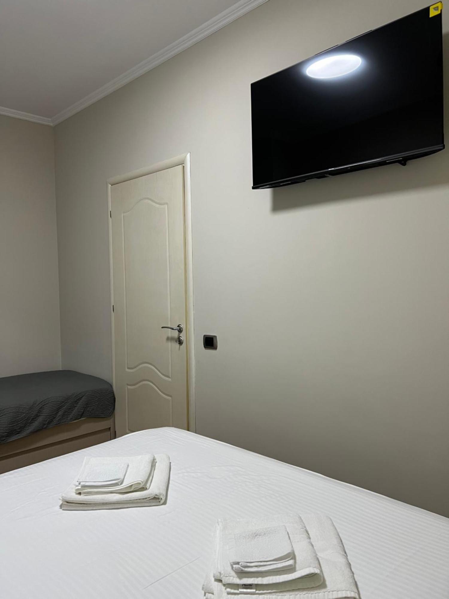 Center View Luxury Apartment Tiranë Eksteriør bilde