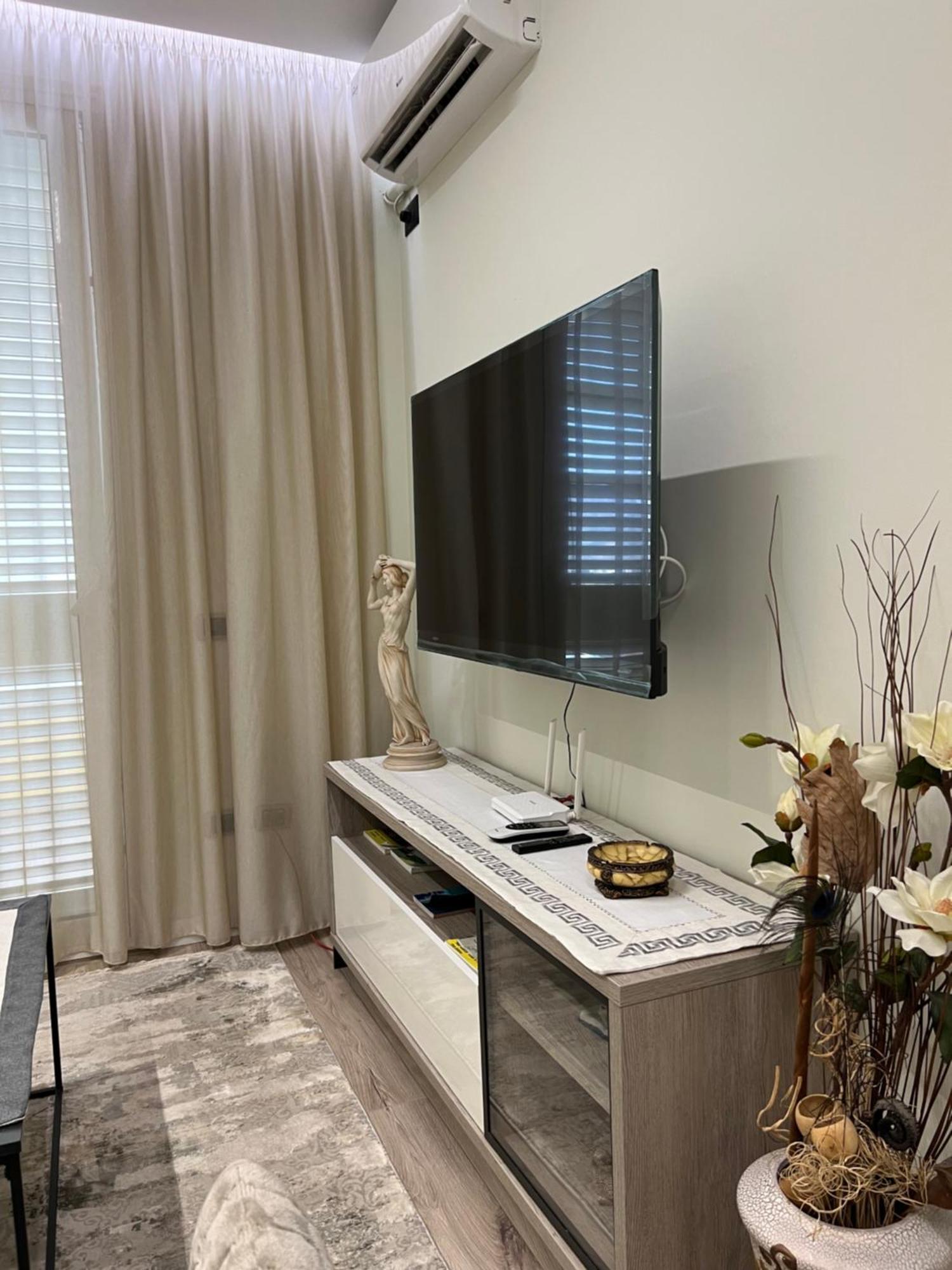 Center View Luxury Apartment Tiranë Eksteriør bilde