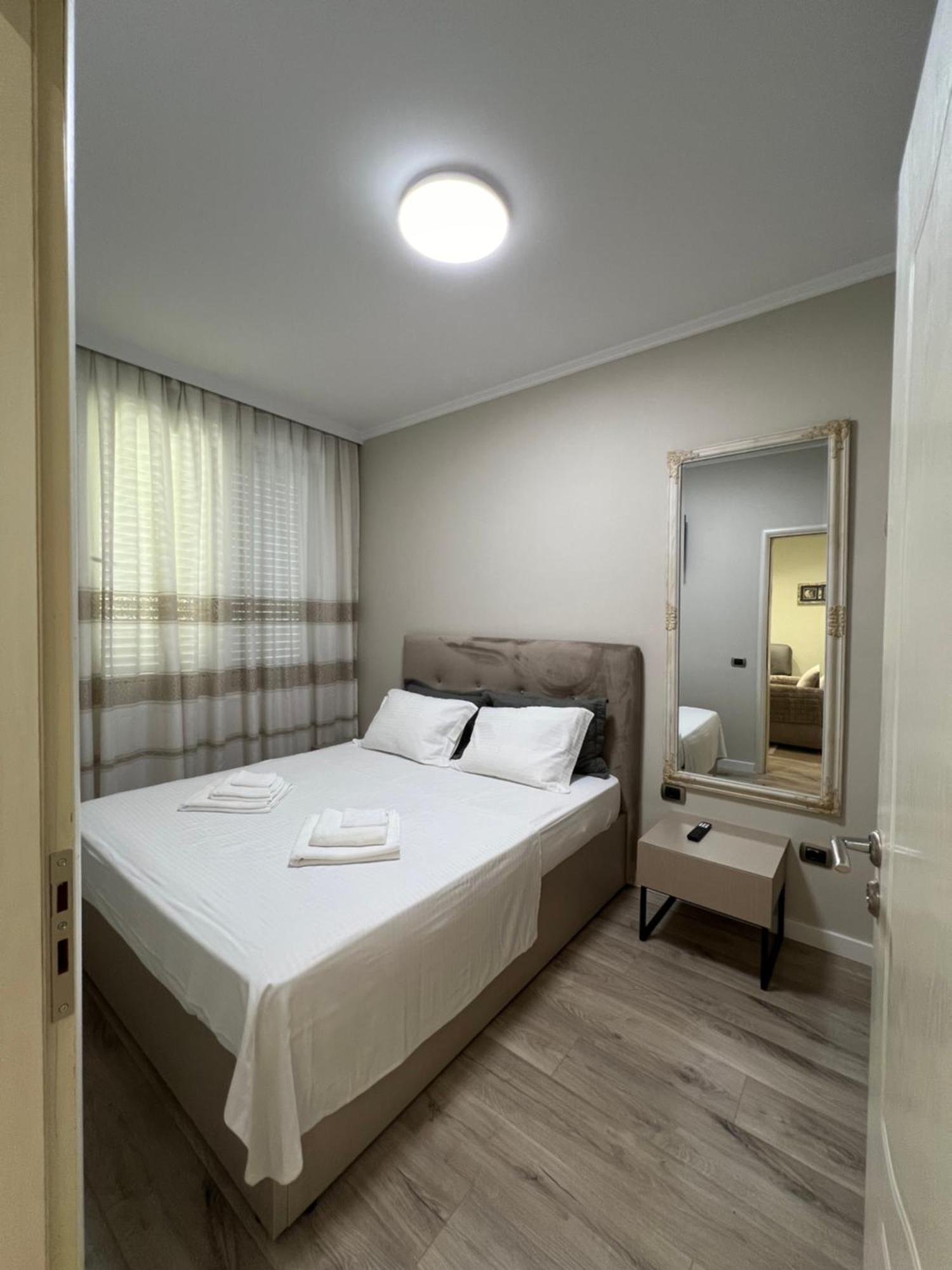 Center View Luxury Apartment Tiranë Eksteriør bilde